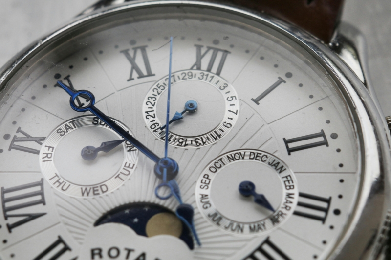 解决方案丨精准于毫秒之间，QM 系列闪测仪赋能高端腕表指针尺寸检测